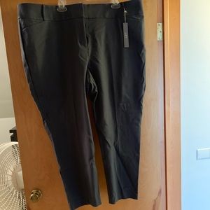 New with tags! Loft plus grey crop dress pant 24